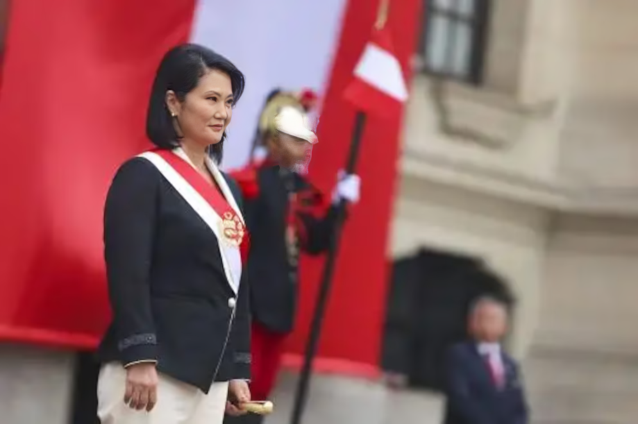 KEIKO FUJIMORI INICIA SU GOBIERNO CON 52,6 % DE APROBACIÓN, PERO EL SUR MARCA UNA ALERTA