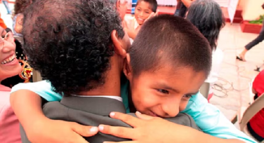 ¿QUÉ PASA CUANDO LOS PADRES ESTÁN AUSENTES? EL IMPACTO QUE PUEDE MARCAR TODA UNA VIDA